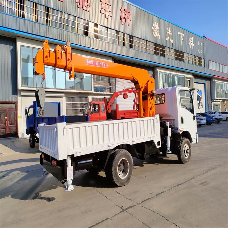 斗南镇三轮随车吊定制 农用改装机自备吊中瑞长期出售